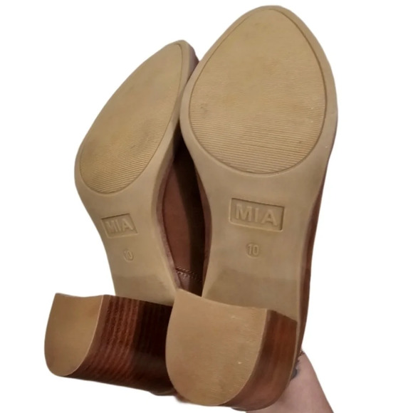 **SOLD** MIA Santos Cognac Booties NWOB - Picture 6 of 7